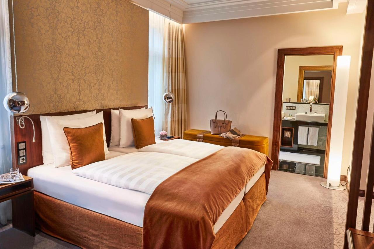 Vier Jahreszeiten Kempinski Hotel 5*